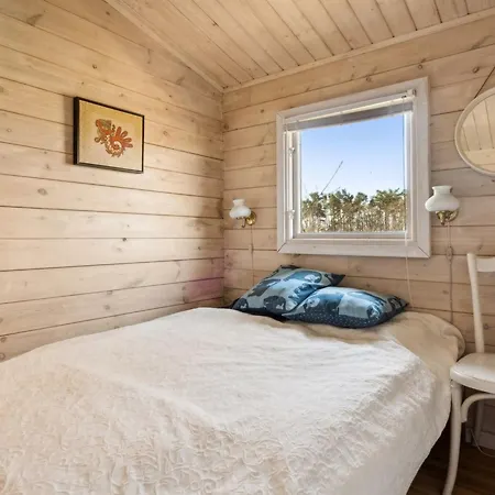 Holiday home Usbjorn - 500m From The Sea By Interhome