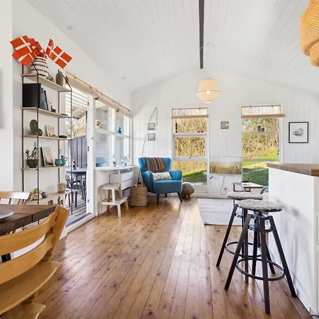 Usbjorn - 500m From The Sea By Interhome *